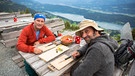 Schmidt Max wandert von den Alpen zum Meer - Einkehr auf der Bio-Sennerei Alexanderhütte | Bild: BR/André Goerschel