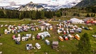 Kunterbuntes Treffen der Heckmotoren auf der Postalm im Salzburger Land | Bild: André Goerschel