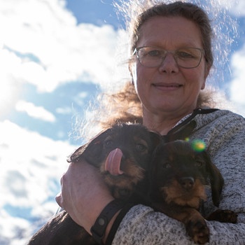 Elfriede Kolbeck, Dackelzüchterin und Hundeversteherin | Bild: André Goerschel