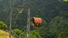 Unterwegs mit Klein-Seilbahnen in der Schweiz: Waldiberg-Bahn | Bild: BR/André Goerschel