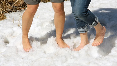 Fußabdruck im Schnee | Bild: picture alliance/dpa/dpa-Zentralbild | Matthias Bein