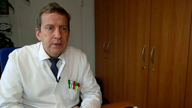 Prof. Dr. med. Jost Langhorst, Facharzt für Gastroenterologie und Naturheilkunde, Klinik für Integrative Medizin und Naturheilkunde, Sozialstiftung Bamberg | Bild: BR/Veronika Scheidl