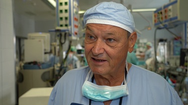 Prof. Dr. med. Michael Grimm, Facharzt für Herzchirurgie, Universitätsklinik für Herzchirurgie, Medizinische Universität Innsbruck  | Bild: BR