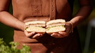 BBQ Burger mit Coleslaw. | Bild: BR/Yalla Productions GmbH/Marian Mok