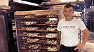 Bäckermeister Nico Scheller, in seiner Backstube in Oberhaching, Juli 2024 | Bild: BR / Niklas Eckert