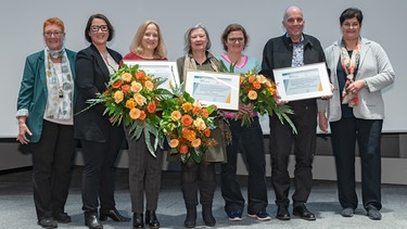 PreisträgerInnen und Verbands-VertreterInnen bei der Preisverleihung im Rahmen der "International Animal Health Events" in Hannover
| Bild: BfT