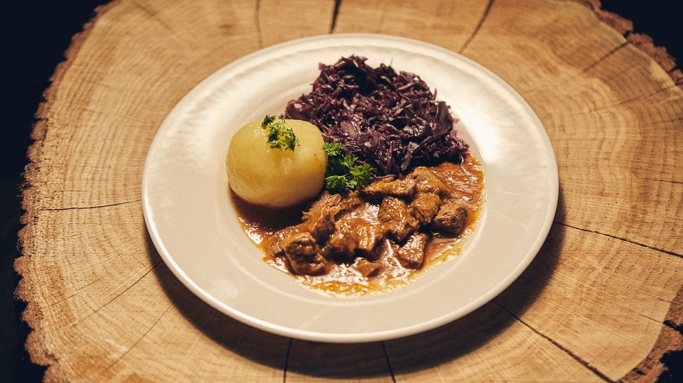 Hauptspeise Carolin Detsch: Gulasch Vom Weiderind Mit Fränkischen ...