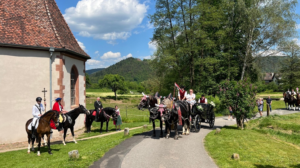 St. Gangolfsritt in Amorbach. | Bild:  BR, Bewegte Zeiten Filmproduktion GmbH