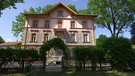 Die Villa Vogl, das Elternhaus von Gabriele Weishäupl in Niederbayern. | Bild: BR/Benedikt Preisinger