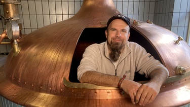 Brauerei Gasthof Zwanzger in Uehlfeld. Braumeister und Mälzer Christian Zwanzger in der Brauerei. | Bild: BR/Bewegte Zeiten Filmproduktion GmbH/Alica Reisner