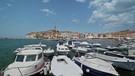 kroatische Stadt am Meer mit Hafen | Bild: BR
