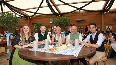 Franziska Wanninger, Ferdinand Hofer, Susanne Wiesner, Markus Tremmel, Dominik Glöbl. | Bild: BR/Andreas Pirchmoser