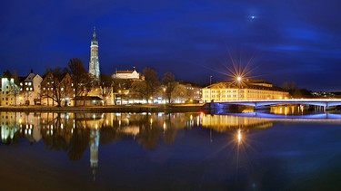 Panorama von Landshut zur blauen Stunde. | Bild: stock.adobe.com/Thomas