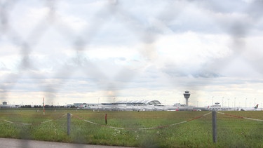 Protest in Attaching gegen eine dritte Startbahn auf dem Flughafen München | Bild: BR/Max Hofstetter