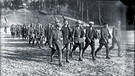 Bewaffnete bayrische Kampfverbände der Truppe "Hitler" an der Thüringschen Grenze im November 1923 | Bild: Bundesarchiv, Bild 102-00201 / CC-BY-SA