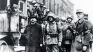 Stoßtrupp Hitlers verhaftet sozialistische Stadträte | Bild: Bundesarchiv, Bild 146-2007-0003 / CC-BY-SA