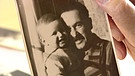 Rainer Nitsche als Kind mit seinem Vater Erich, der später als verschollen galt. | Bild: BR