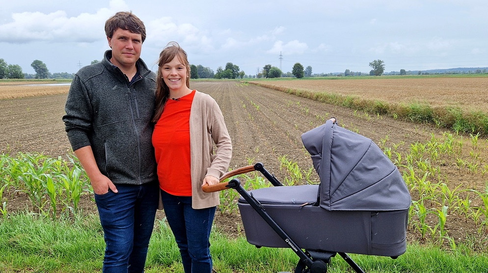 Landwirt Sebastian Frey aus Schwaben spürt immer noch die massiven Auswirkungen des Hochwassers im Juni 2024.  | Bild: BR/Stefanie Heiß