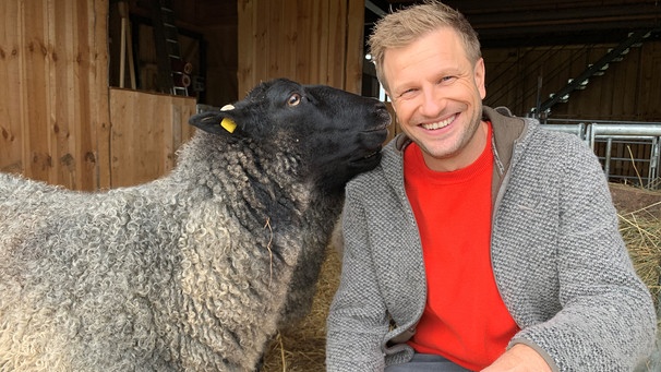 "Unser Land"-Moderator Florian Kienast | Bild: BR/Jutta Schilcher