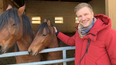 "Unser Land"-Moderator Florian Kienast | Bild: BR / Jutta Schilcher