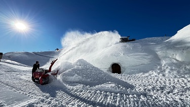 Winter: Auf fast 2.000 Metern Höhe kann man im Winter am Nebelhorn im Iglu übernachten | Bild: BR/Sandra Schlittenhardt