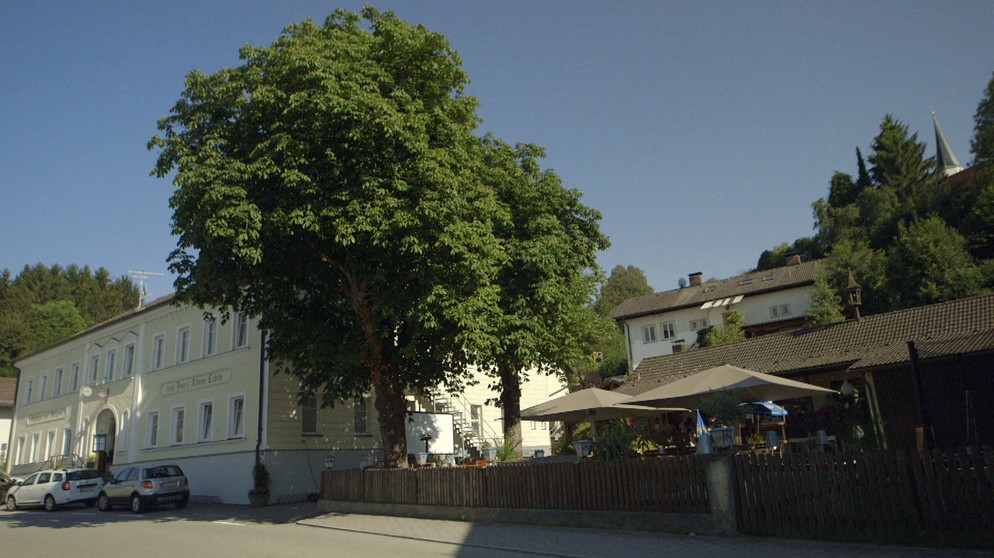 Gasthof zur Hofmark in Stubenberg. | Bild: BR/Markus Greißl