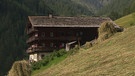 Unter unserem Himmel - Das Villgratental in Osttirol: Holzhaus am Hang | Bild: BR