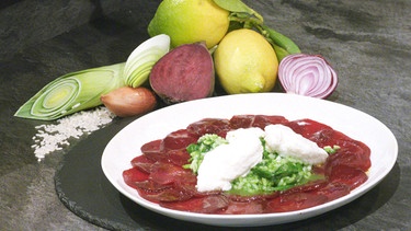 Hechtklößchen mit grünem Reis und Rote-Bete-Carpaccio | Bild: BR