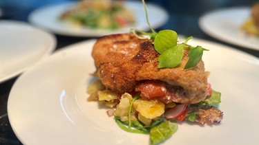 Tiroler Cordon bleu mit Bratkartoffelsalat | Bild: BR/Andi Christl