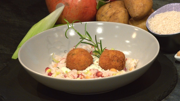 Gebackene Forellen-Knödel mit Meerrettich-Dip und buntem Reissalat | Bild: Wir in Bayern