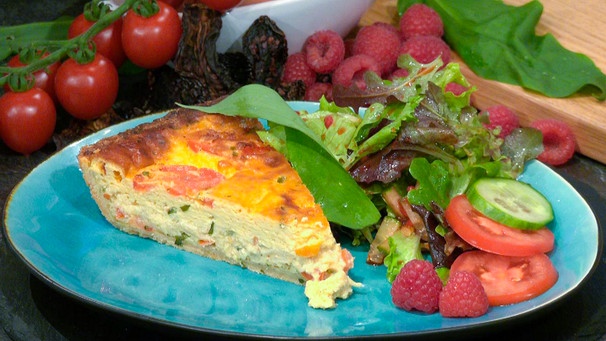 Mozzarella-Tomaten-Bärlauch-Quiche | Bild: BR