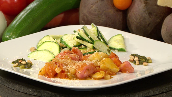 Dreifarbige Gnocchi mit Zucchini-Salat | Bild: BR