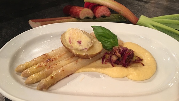 Parmesan-Spargel mit cremiger Polenta  | Bild: Wir in Bayern