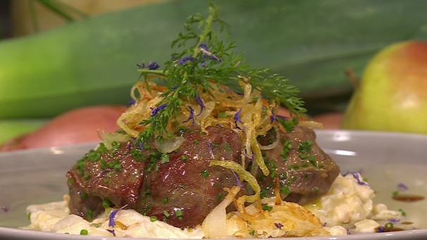 Schweinebackerl mit Rahmsauerkraut  | Bild: BR