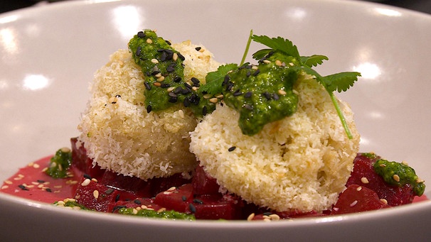 Rote-Bete-Kokos-Ragout mit Duftreisbällchen und Korianderpesto | Bild: BR