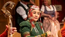 Die Gruppe Khuk Mongol zu Gast bei Traudi Siferlinger und Dominik Glöbl.  | Bild: BR/Ralf Wilschewski