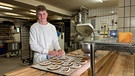 Der Chamer Kampl ist ein Honiglebkuchen, der zwischen Weihnachten und Neujahr in Cham in der Oberpfalz gebacken wird. | Bild: BR / Florian Danner