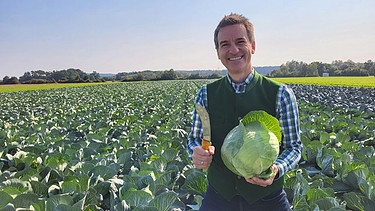 Florian Schrei, Moderator der Magazinsendung "Zwischen Spessart und Karwendel" im BR Fernsehen | Bild: BR/Kathrin Lindauer