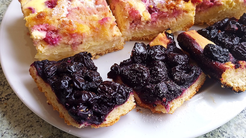 Zwischen Spessart und Karwendel: Kirsch-Hefekuchen vom Blech | Zwischen ...