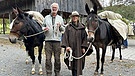 Wandern mit Tieren: Beim Säumen tragen Pferde und Mulis das Gepäck. An der Säumer-Akademie auf der Markter Burg lehren Tina Boche und Bjørn R | Bild: BR / David Sünderhauf