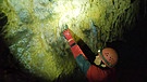 Inspektion in der Tropfsteinhöhle | Bild: Bayerischer Rundfunk