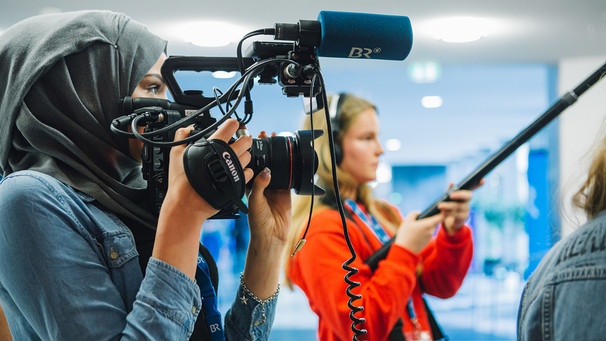 Schülerinnen beim Girls' and Boys' Day 2017 | Bild: BR / Demet Karatas