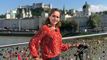 Moderatorin Tamina Kallert auf dem Tauernradweg bei Salzburg. | Bild: BR/HR/WDR/Michael Wieseler