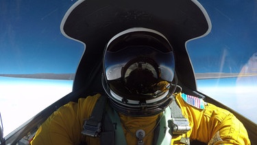 Der Pilot eines Lockheed "U-2"-Aufklärungsflugzeugs beim Flug in großer Höhe. | Bild: BBC/Bigger Bang Communications Ltd