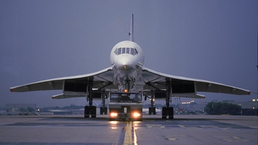 Concorde am Flugzeugschlepper. | Bild: BBC/Collection Air France/Philippe Delafosse