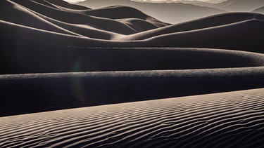 Die Rub al-Chali, die größte Sandwüste der Erde, erstreckt sich über fast ein Drittel der arabischen Halbinsel in deren Süden. | Bild: BR/Michael Martin/Michael Martin