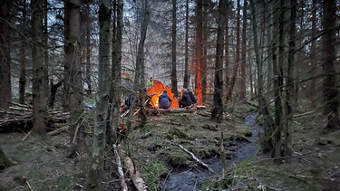 Survival-Abenteuer im Harz mit Reporter Marc Burgemeister. | Bild: MDR