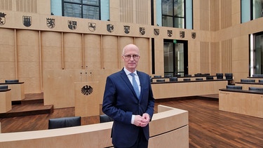 Erste Bürgermeister von Hamburg und derzeitige Präsident des Bundesrates Peter Tschentscher im Plenarsaal des Bundesrates. | Bild: BR/Stefan Zanev