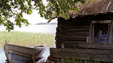 SWR SCHÄTZE DER WELT - ERBE DER MENSCHHEIT "Kirchen aus Holz - Die Stabkirche von Urnes und Kishi Pogost, Norwegen/Russland", Filme von Andreas Christoph Schmidt, am Sonntag (11.09.05) um 13:00 Uhr im SÜDWEST Fernsehen. Während der eisfreien Zeit erreicht man die Insel Kishi Pogost im Onega-See mit dem Boot von Petrosawodsk aus. © SWR - Honorarfrei, Verwendung nur im Zusammenhang mit o.g. Sendung bei Nennung "Bild: SWR" (S 2 ). SWR-Pressestelle/Fotoredaktion, Tel. 07221/929-2287,-3852 oder Fax -2059. | Bild: BR/SWR/Schmidt & Paetzel