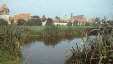 1983: Filmemacher Dieter Wieland zeigt Prinzipien des menschengerechten mittelalterlichen Städtebaus am Beispiel von Dinkelsbühl. Im Bild: Die Altstadt vom Fluss aus gesehen. | Bild: BR